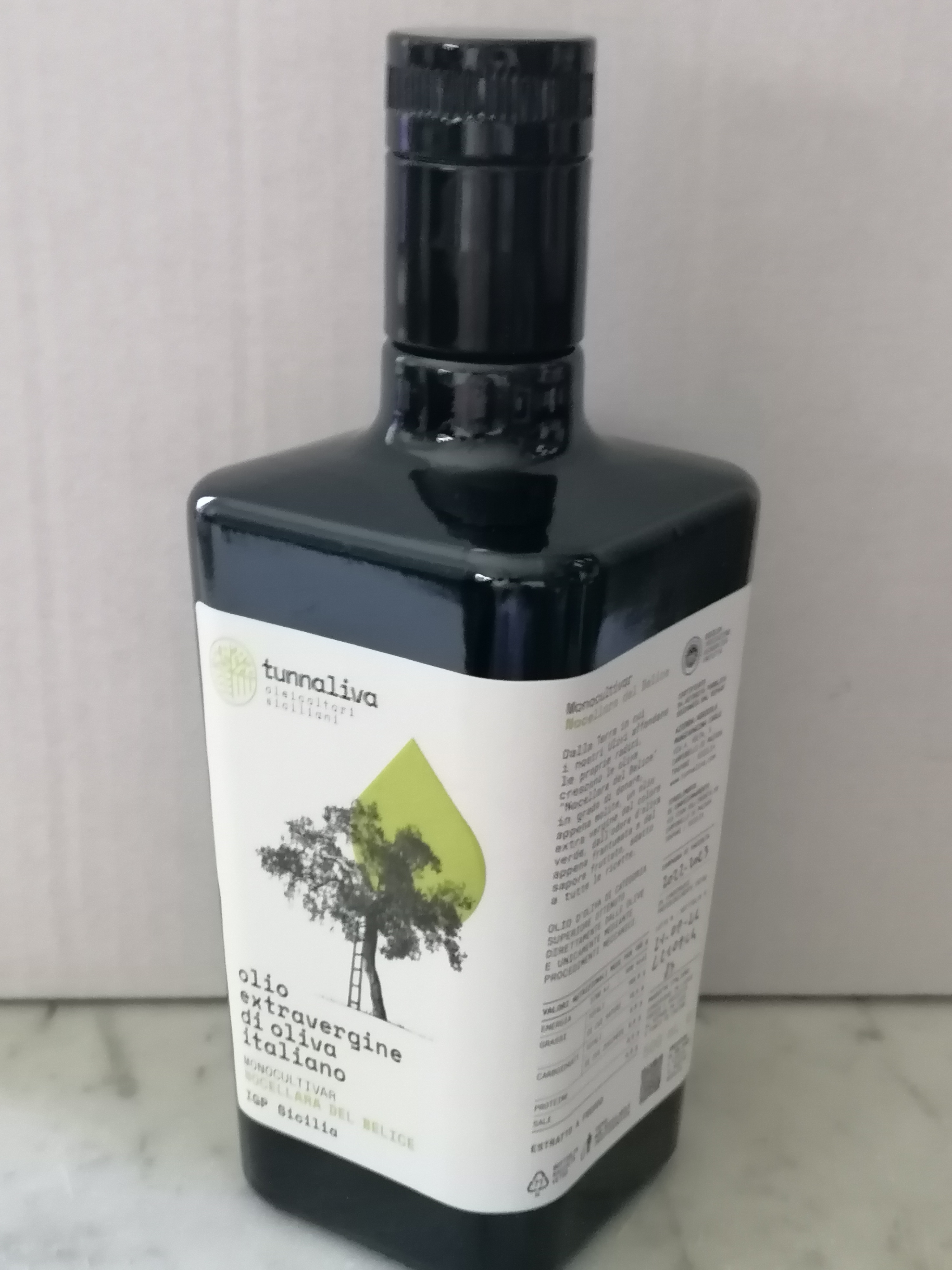 tunnaliva olio extravergine die olivia italiano-sicilia 500ml Flasche